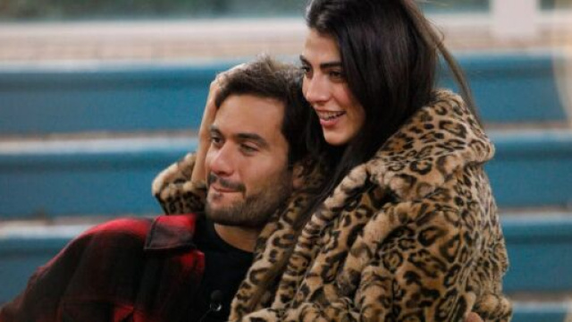 GFVip, il fratello di Pierpaolo a Pomeriggio 5: 'Mia madre non lo vede felice con Giulia'.