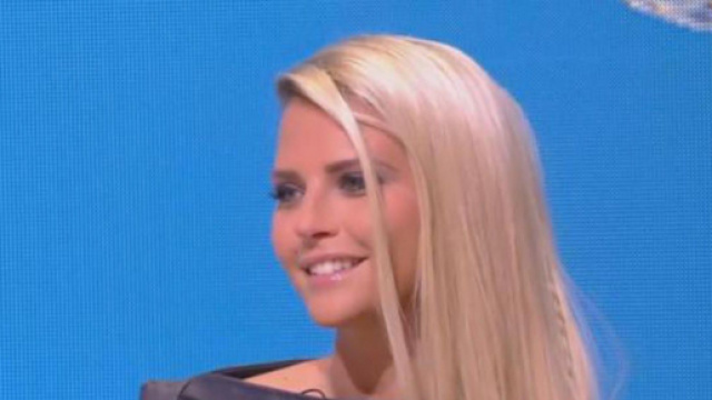 Kelly Vedovelli, victime de grossophobie sur les r&eacute;seaux sociaux. &copy;C8 Capture