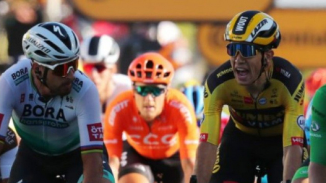 Sagan e van Aert nel finale dell'11&deg; tappa del Tour de France.