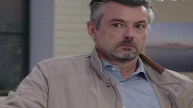 Un posto al sole, anticipazioni fino al 22/1: Michele insegue il suo presunto aggressore.