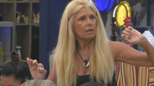 Grande Fratello Vip, Maria Teresa crolla: 'Se sbaglio pago, votatemi e nominatemi'.