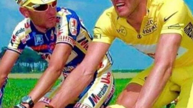Marco Pantani e Mario Cipollini in azione al Tour de France.