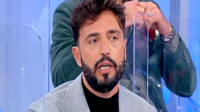 U&D, registrazione 13 gennaio: Armando rifiuta Valentina e accusa Aurora di essere una 'talpa'.