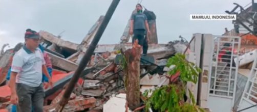 Indonesia: Earthquake kills at least 35, injures hundreds. [&copy;WION YouTube]