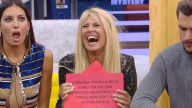 GF Vip, fan protestano per slittamento della finale: petizione e hashtag a difesa dei vipponi.