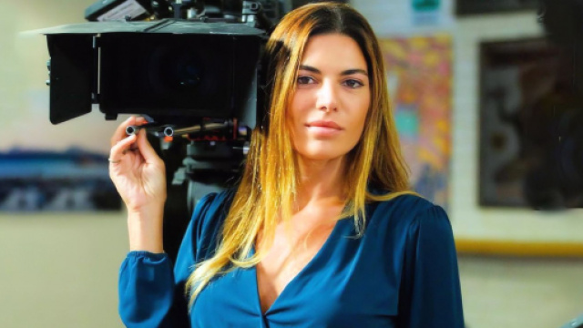 Un posto al sole, Angela Poggi (Claudia Ruffo).