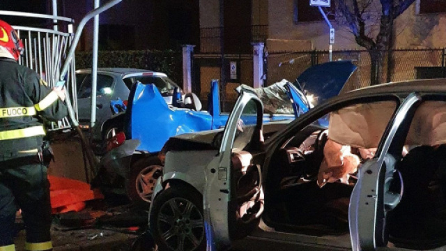 Incidente a Corsico: pirata della strada travolge auto, un deceduto.