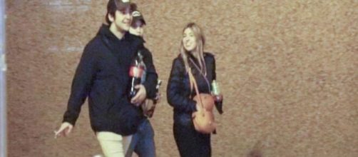 En la imagen, Froil&aacute;n y unos amigos sin mascarilla incumpliendo la normativa sanitaria para frenar el COVID-19