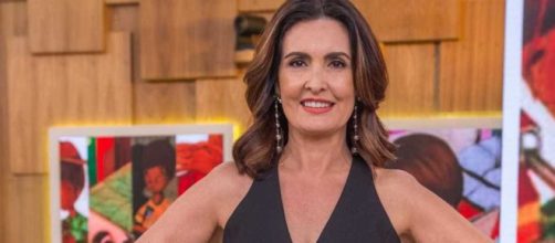 F&aacute;tima Bernardes comemora vacina. (Reprodu&ccedil;&atilde;o/TV Globo)