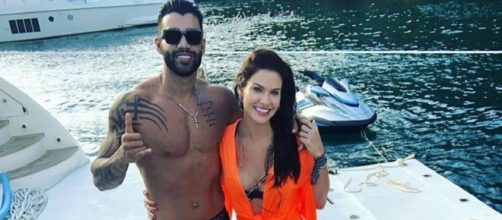 Gusttavo Lima e Andressa Suita posam juntos em foto. (Reprodu&ccedil;&atilde;o/Instagram)