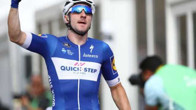 Ciclismo, Elia Viviani sottoposto a degli accertamenti dopo delle anomalie cardiache.