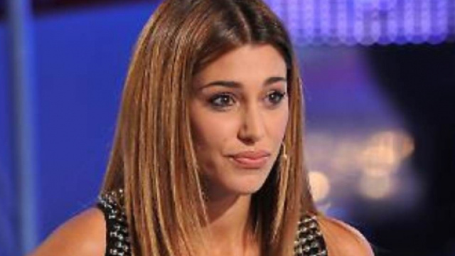 Belen non smentisce la dolce attesa ma sul web precisa: 'Non ho rilasciato dichiarazioni'.