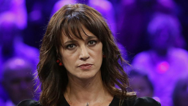 Asia Argento rivela: 'Drogata dal regista Rob Cohen, che abus&ograve; di me'.