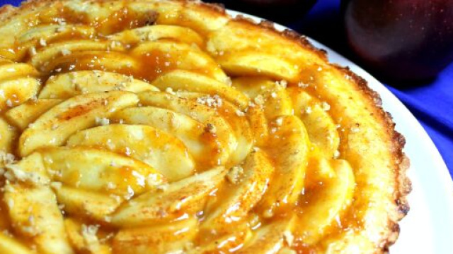 Crostata di mele e crema pasticcera, un dolce irresistibile.