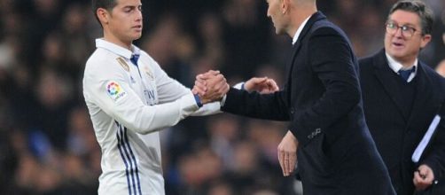 Zidane viveu rota de colis&atilde;o com James Rodriguez. (Arquivo Blasting News)