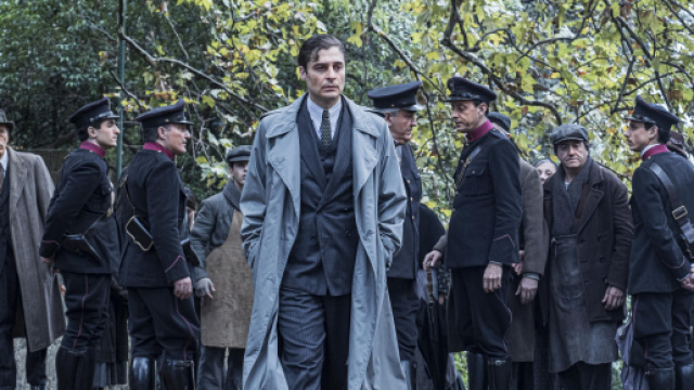 Il commissario Ricciardi, la nuova serie con Lino Guanciale: il 25 gennaio la prima puntata anche in diretta streaming su RaiPlay.