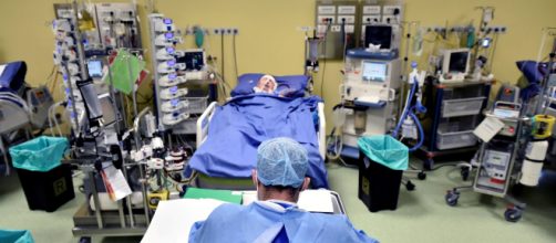 El doctor Carlo Mosca ha sido detenido este lunes por causar la muerte de pacientes de coronavirus