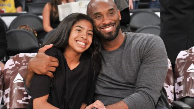 Kobe Bryant e la figlia Gianna, con lui nel tragico schianto che &egrave; costata loro la vita.