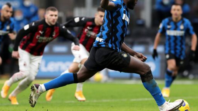 Lukaku segna il gol del pareggio del derby, foto da twitter di interfc