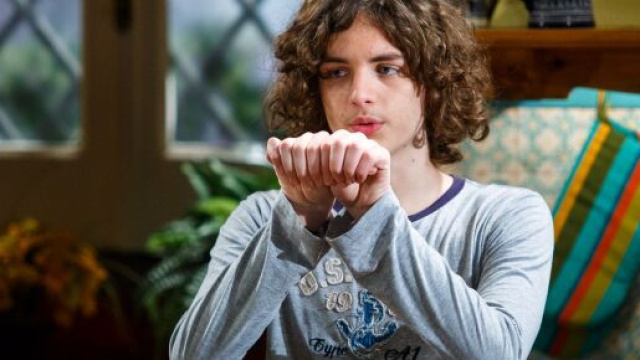 Un posto al Sole, spoiler al 29 gennaio: Vittorio scender&agrave; a compromessi con Chiara.