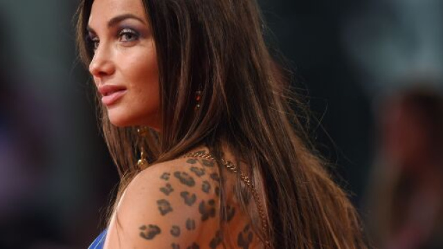 GF Vip, Elettra Lamborghini attratta da Rosalinda.