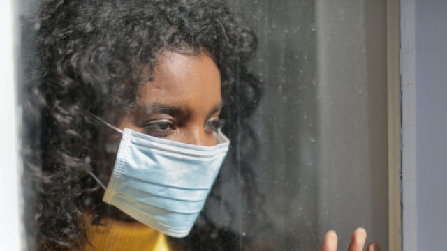 Plusieurs sc&eacute;narios sont envisageables face au reconfinement. &copy;Andrea Piacquadio