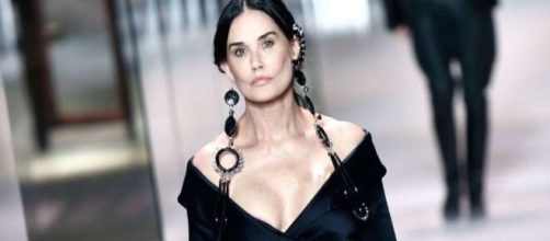 Demi Moore sorprende con su cambio de imagen