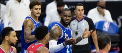 LeBron James pushes Joel Embiid while Embiid was on the air leading to a fragrant foul penalty one. (&copy; Cbs Sports/ YouTube)