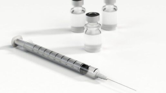 Il vaccino AstraZeneca ha ricevuto l'ok da Aifa.