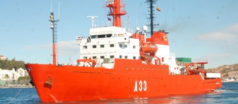 El 'Hespérides' forzado a atracar en Las Palmas por casos de coronavirus en su tripulación