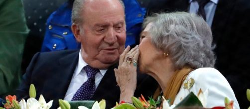 Los bisbiseos entre do&ntilde;a Sof&iacute;a y Juan Carlos I, una imagen de unidad