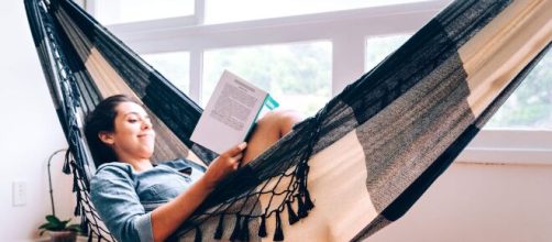 Viajar sem sair de casa atrav&eacute;s dos livros. (Arquivo Blasting News)