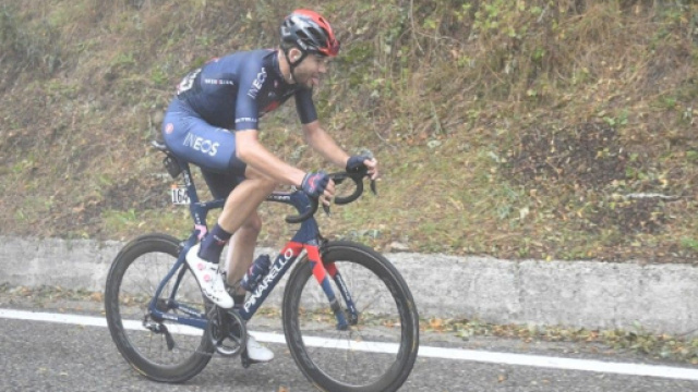 Filippo Ganna in fuga al Giro d'Italia.