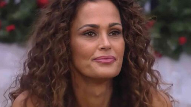 Gf Vip, Samantha De Grenet risponde ad Antonella Elia: 'Ingrassata per un tumore, non tutti sanno'.