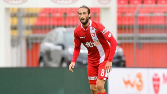 Crotone, interesse per Barberis del Monza.