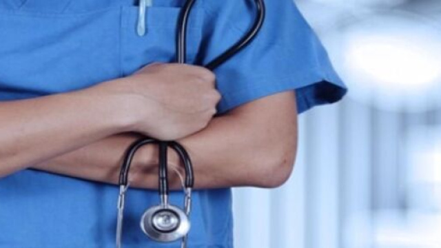 Infermiere di La Spezia negazionista e no-vax rischia la radiazione.