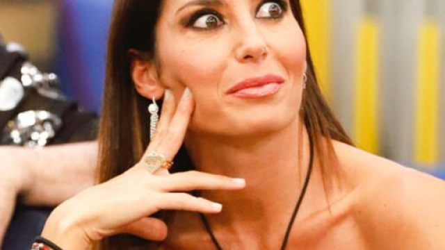 Elisabetta Gregoraci, lieve incidente in vacanza post GF Vip.