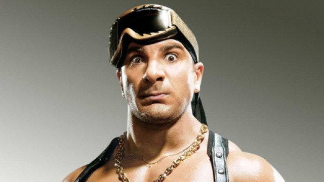 Micha&euml;l Youn parodie le rap fran&ccedil;ais avec son alter ego Fatal Bazooka. &copy;michaelyoun