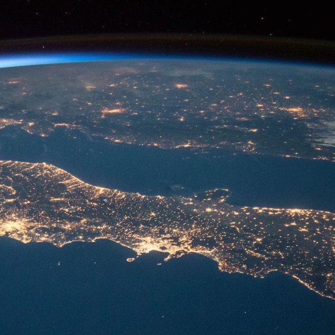 From Carlos Nobre to Svein Tveitdal, 4 climate activists share ways to tackle climate change. &copy; Pixabay