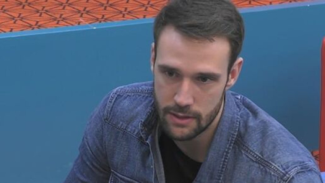 GF Vip, Andrea Zelletta riprende Zenga: 'La famiglia ha il suo valore, non sminuiamola'.