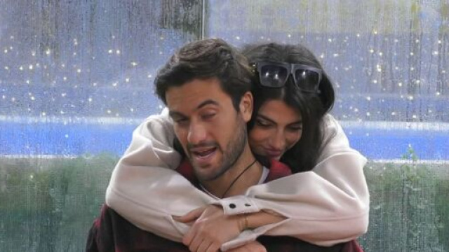 GF Vip, Pierpaolo si dichiara a Giulia.