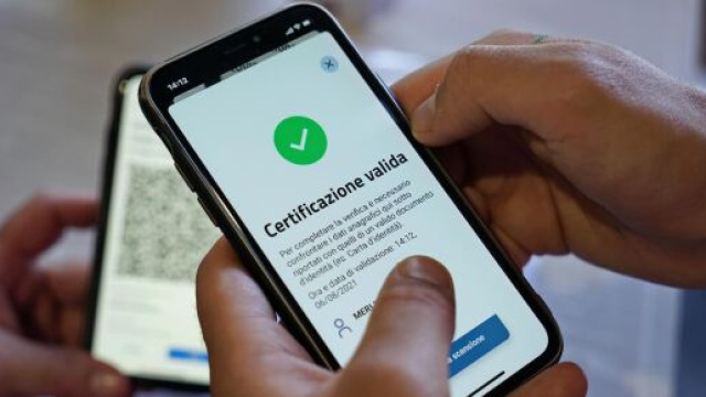 Green pass, l'assente ingiustificato deve mettersi in regola per andare in smartworking.