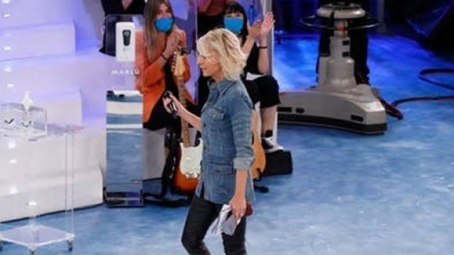 Amici 21, Maria De Filippi perde le staffe: 'Nessun problema se qualcuno si alza e va via'.