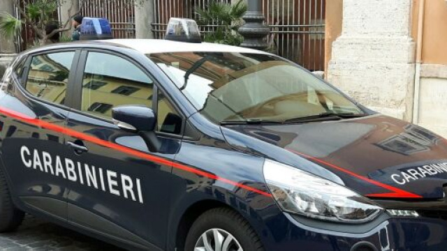 Potenza, 30enne litiga con il fidanzato e precipita dal 4&deg;piano, lui: 'Si &egrave; buttata'