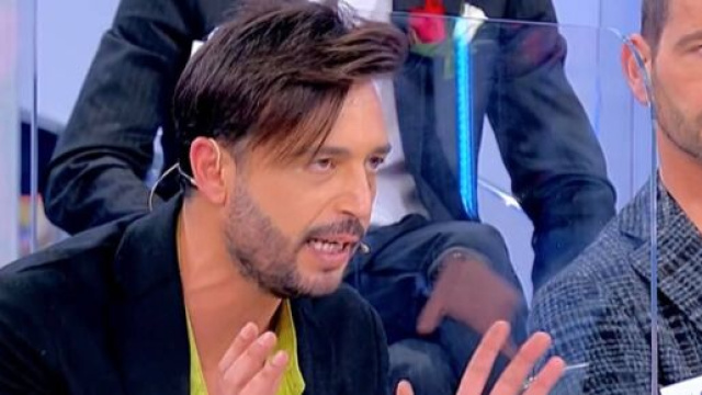 Uomini e donne, Armando si confessa: 'Devo delle scuse a mia figlia e alla madre'.