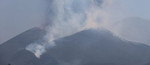 La lava del volc&aacute;n de La Palma cubri&oacute; 595 hect&aacute;reas y atraves&oacute; diversas zonas de cultivo (Twitter @involcan)