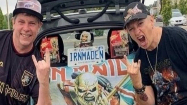Genitori di una scuola vogliono mandare via la preside perch&eacute; fan degli Iron Maiden.