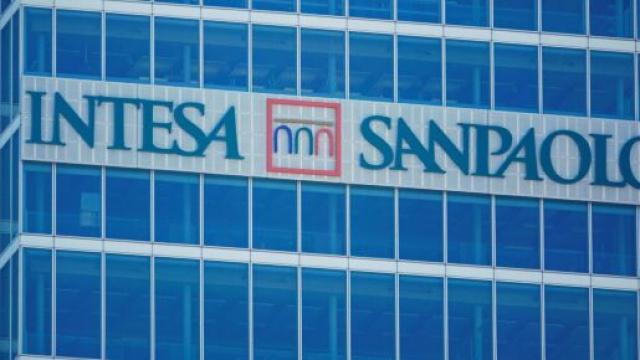 Intesa Sanpaolo cerca laureati senza esperienza, candidature online.