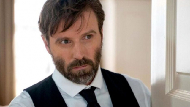 Tempesta d'amore, spoiler 25-31 ottobre: Cornelius installa uno spyware nel pc di Erik.