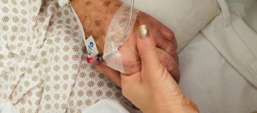 Ang&eacute;lica pede ora&ccedil;&otilde;es ao pai (Foto: Reprodu&ccedil;&atilde;o/Instagram/@angelicaksy)